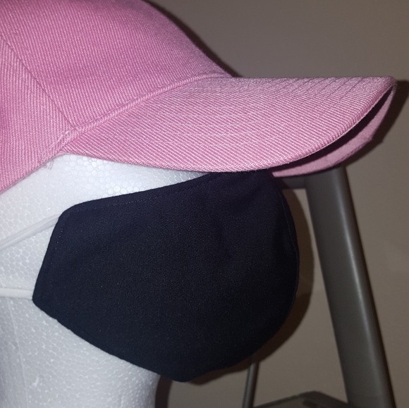 ❤Unisex Black Facemask❤ - Picture 2 of 4